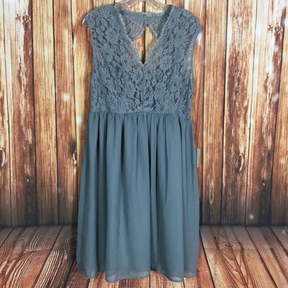 Tevolio Dresses & Skirts - NWT Tevolio 14 Gray Babydoll Lace Bust VNeck Dress